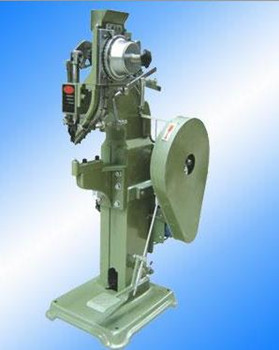 選購徑向鉚接機時需要注意哪些事項？