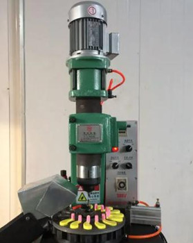 怎樣安全地操作氣液增壓鉚接機(jī)？