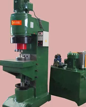 如何選擇合適的鉚接機廠家？