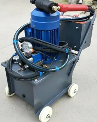 如何確保液壓鉚接機(jī)的鉚接質(zhì)量？先選對(duì)設(shè)備！